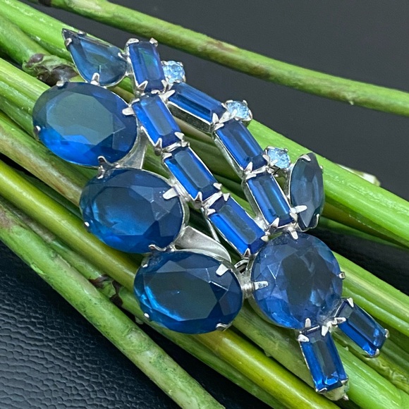 Vintage Unsigned Juliana? Cobalt Blue Silver-tone Brooch 20.5g - Picture 1 of 14